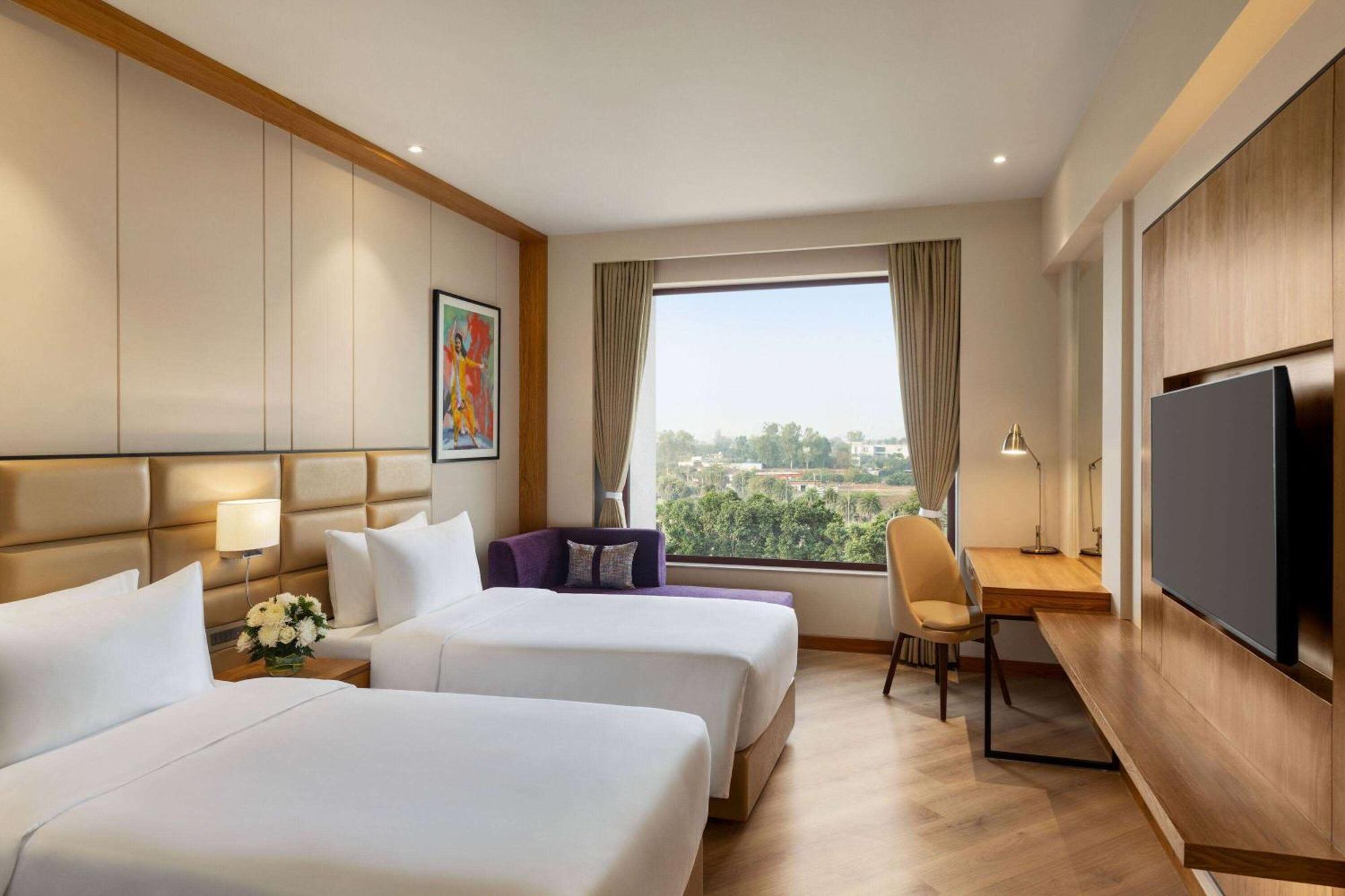 Ramada Encore By Wyndham Amritsar Airport Exteriér fotografie