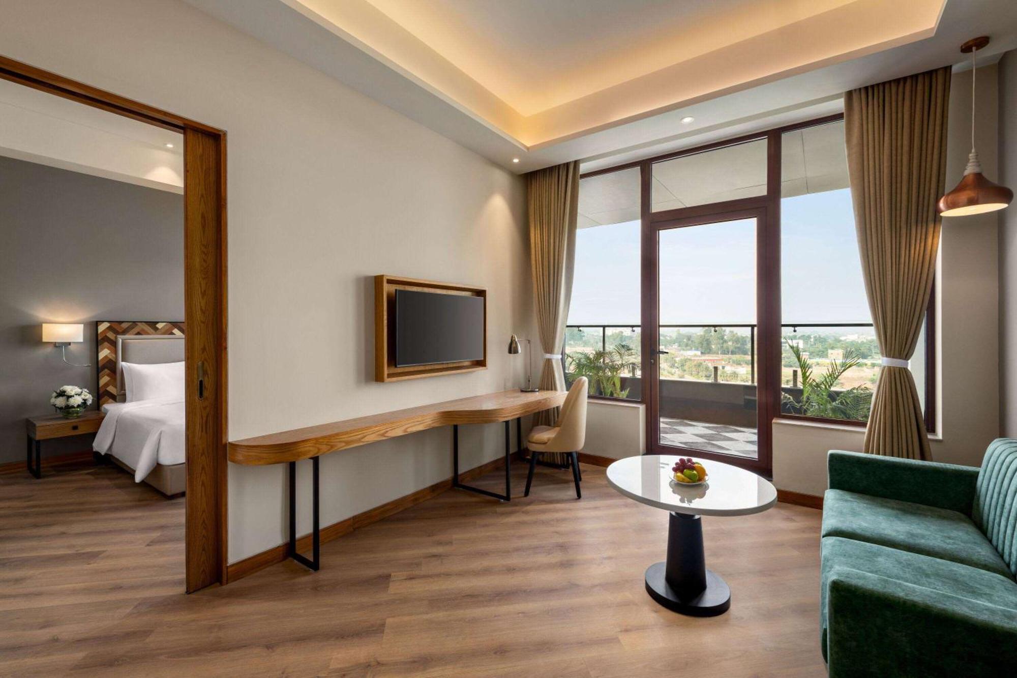 Ramada Encore By Wyndham Amritsar Airport Exteriér fotografie
