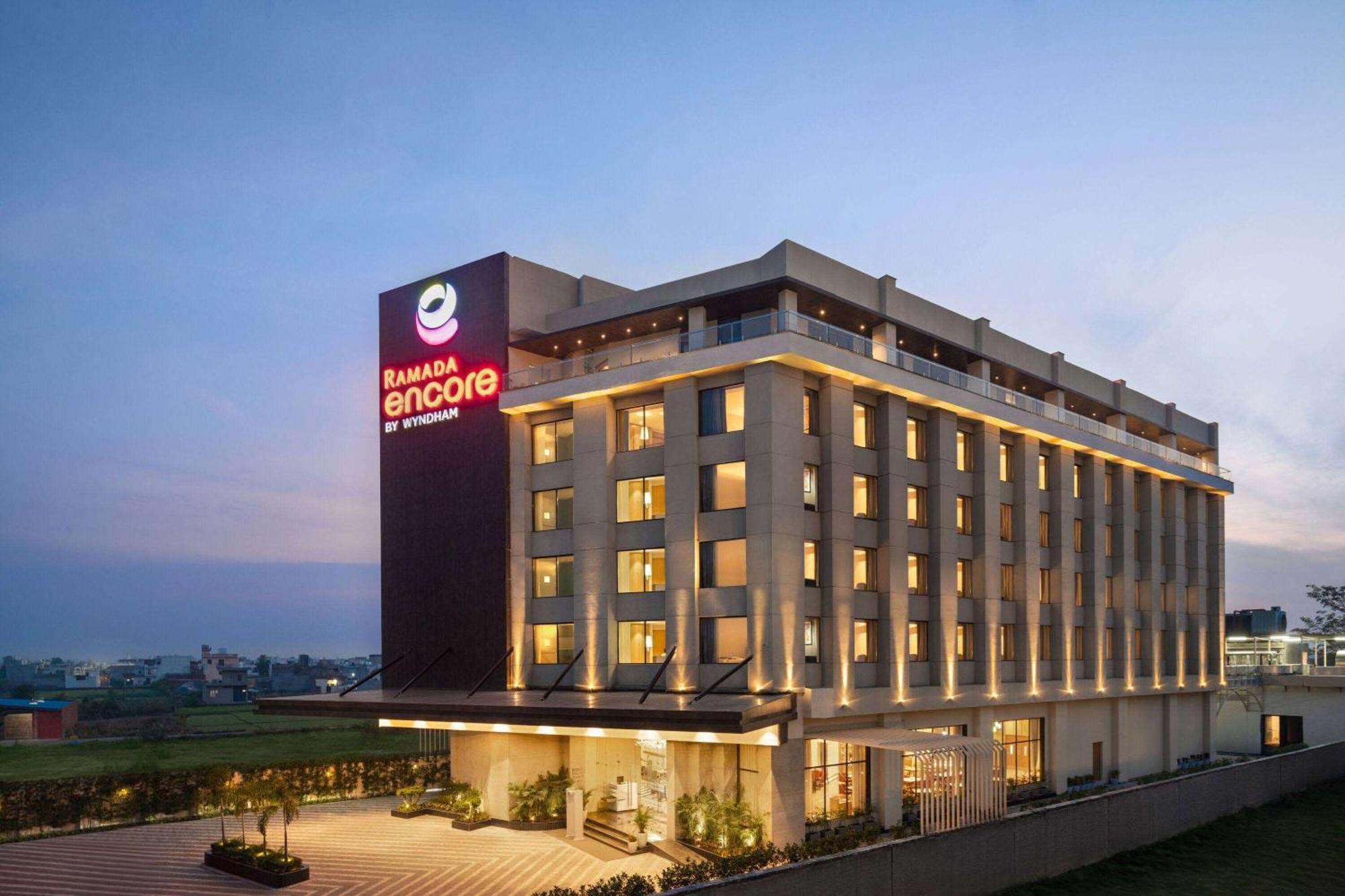 Ramada Encore By Wyndham Amritsar Airport Exteriér fotografie